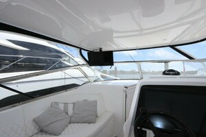 2019 Intrepid 475 Sport Yacht thumbnail 23