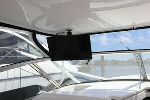 2019 Intrepid 475 Sport Yacht thumbnail 24