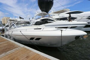 2019 Intrepid 475 Sport Yacht thumbnail 3