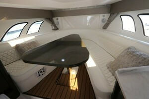 2019 Intrepid 475 Sport Yacht thumbnail 39