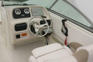 Photo 4242124 for 2020 Robalo R227 Dual Console  