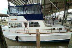 1990 Grand Banks 42 Classic thumbnail 1