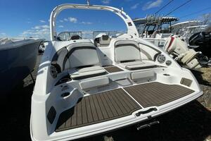 Photo 4243726 for 2015 Yamaha Boats 242 Limited S  