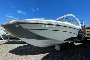 Photo 4243730 for 2015 Yamaha Boats 242 Limited S  