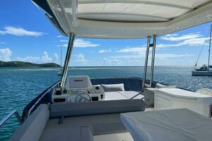 2016 Ferretti Yachts 550 thumbnail 9