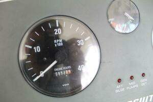2001 Pursuit 3400 Express thumbnail 10