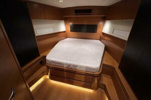 2016 Ice Yachts 62 evo thumbnail 10