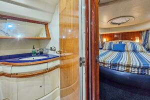 2005 Azimut 55 flybridge thumbnail 32