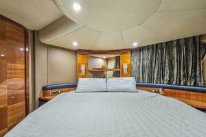 2005 Azimut 55 flybridge thumbnail 26