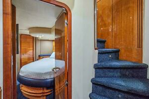 2005 Azimut 55 flybridge thumbnail 24