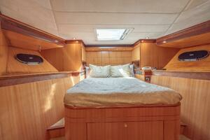2001 Grand Harbour 76 thumbnail 30