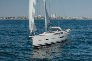 Goodnight Moon 2017 Dufour 512 Yacht For Sale in Marina Del Rey CA
