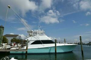 2000 Viking 55 Convertible thumbnail 26
