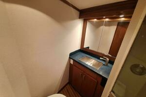 2000 Viking 55 Convertible thumbnail 62