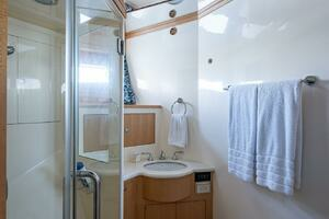 2013 Marlow Explorer Enclosed Bridge (CB) thumbnail 78