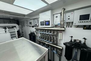 NEENAH 164ft Westport Yacht For Sale
