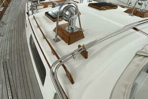 2001 Hinckley Sou'wester 59 CC Sloop thumbnail 11
