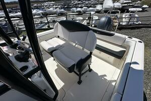 Photo 4290901 for 2018 Robalo R222 - Center Console  