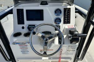 Photo 4290902 for 2018 Robalo R222 - Center Console  