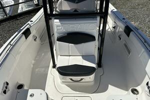 Photo 4290898 for 2018 Robalo R222 - Center Console  