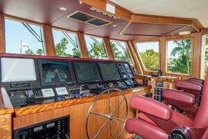 2017 Northern Marine Expedition Motor Yacht thumbnail 38