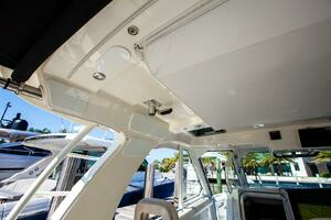 2019 Boston Whaler 380 Realm thumbnail 19