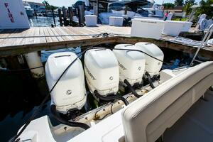2019 Boston Whaler 380 Realm thumbnail 14