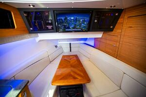 2019 Boston Whaler 380 Realm thumbnail 37