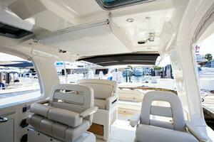 2019 Boston Whaler 380 Realm thumbnail 11