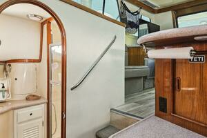 2001 Mediterranean 38 Convertible thumbnail 21