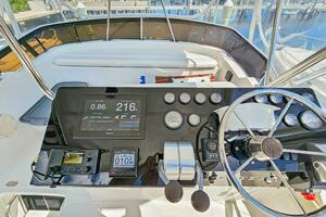 2001 Mediterranean 38 Convertible thumbnail 10