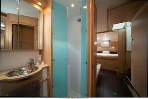 KEY FINDER 2007 Lagoon Lagoon 500 Yacht For Sale in Key West FL
