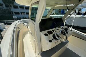 Photo 4302842 for 2021 Scout 330 LXF  