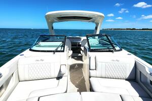 Photo 4303325 for 2020 Sea Ray 210 SLX OB  