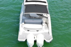 Photo 4303300 for 2020 Sea Ray 210 SLX OB  