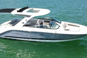 Photo 4303306 for 2020 Sea Ray 210 SLX OB  