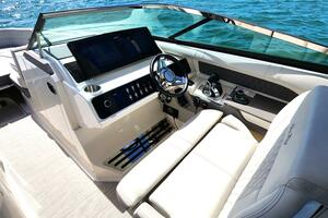 Photo 4303331 for 2020 Sea Ray 210 SLX OB  