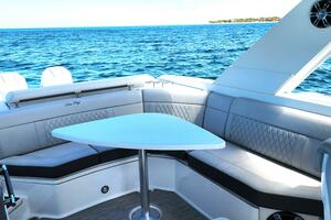 Photo 4303339 for 2020 Sea Ray 210 SLX OB  