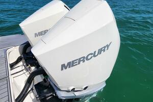 Photo 4303351 for 2020 Sea Ray 210 SLX OB  