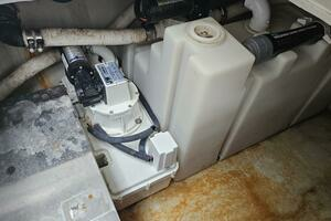 2007 Cobalt 323 thumbnail 23