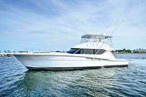 Five Star 1998 Hatteras 60 Convertible Yacht For Sale in Panama City FL
