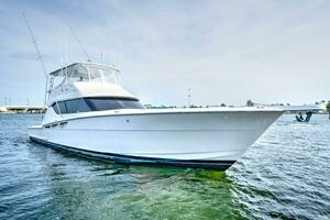 Five Star 1998 Hatteras 60 Convertible Yacht For Sale in Panama City FL