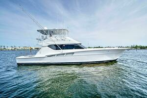 Five Star 1998 Hatteras 60 Convertible Yacht For Sale in Panama City FL