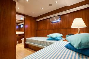 L INSTANT IV 108ft Costruzioni Navali Tigullio Castagnola Yacht For Sale