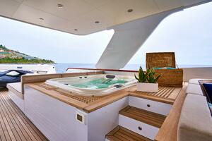 L INSTANT IV 108ft Costruzioni Navali Tigullio Castagnola Yacht For Sale