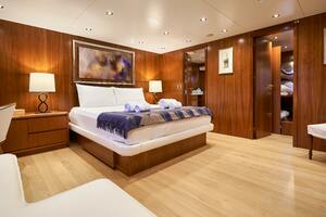 L INSTANT IV 108ft Costruzioni Navali Tigullio Castagnola Yacht For Sale