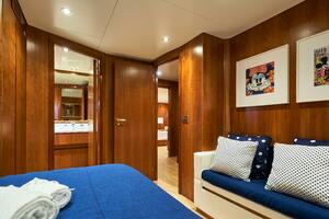 L INSTANT IV 108ft Costruzioni Navali Tigullio Castagnola Yacht For Sale