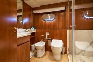 L INSTANT IV 108ft Costruzioni Navali Tigullio Castagnola Yacht For Sale