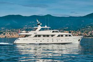 L INSTANT IV 108ft Costruzioni Navali Tigullio Castagnola Yacht For Sale