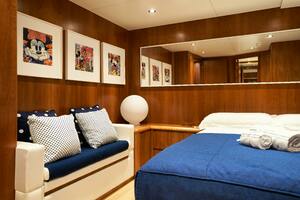 L INSTANT IV 108ft Costruzioni Navali Tigullio Castagnola Yacht For Sale